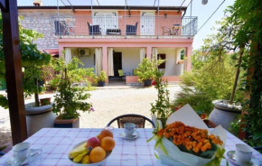 Ferienwohnung in Đuba mit Garten, Terrasse und Grill